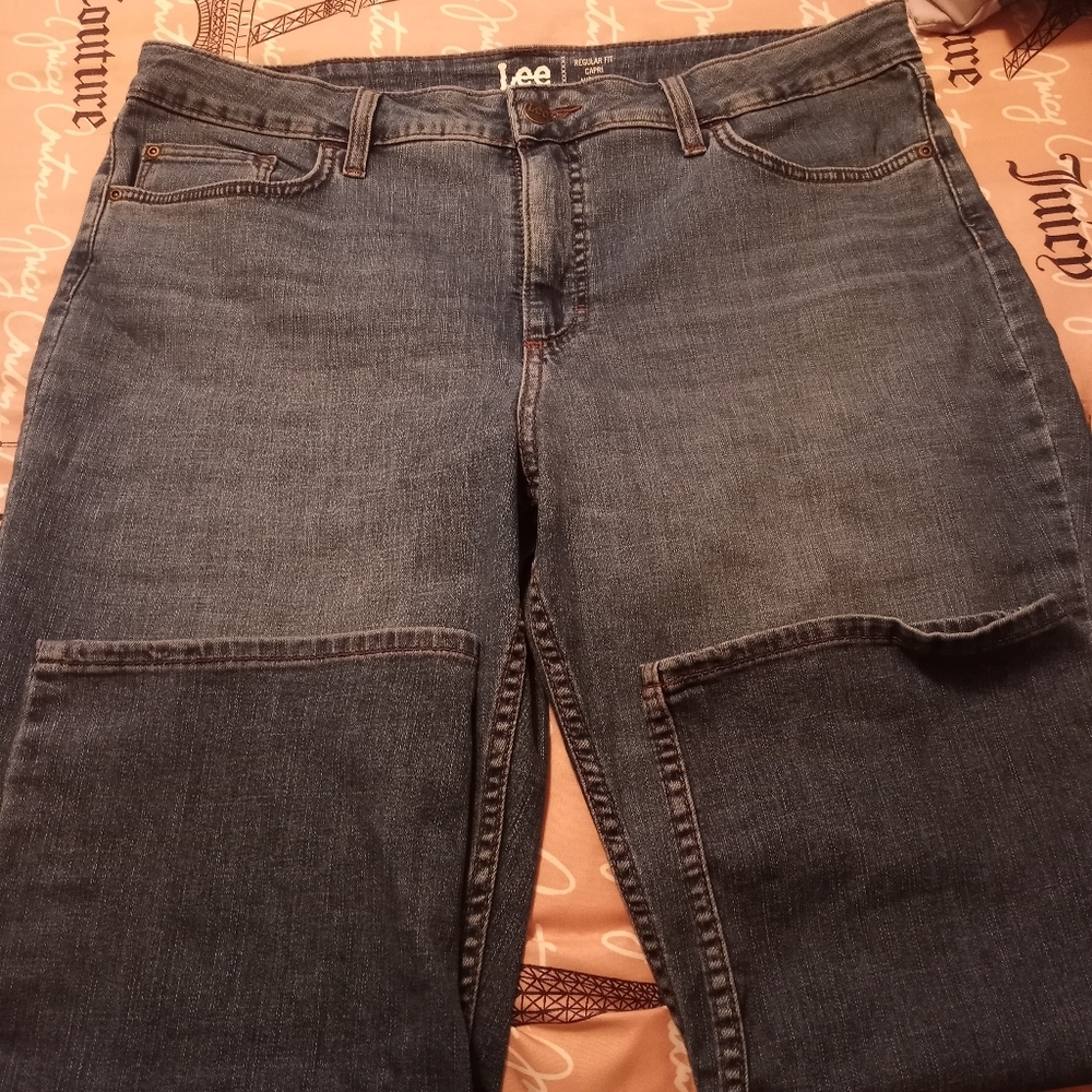 Lee blue jean capris Size 16/18